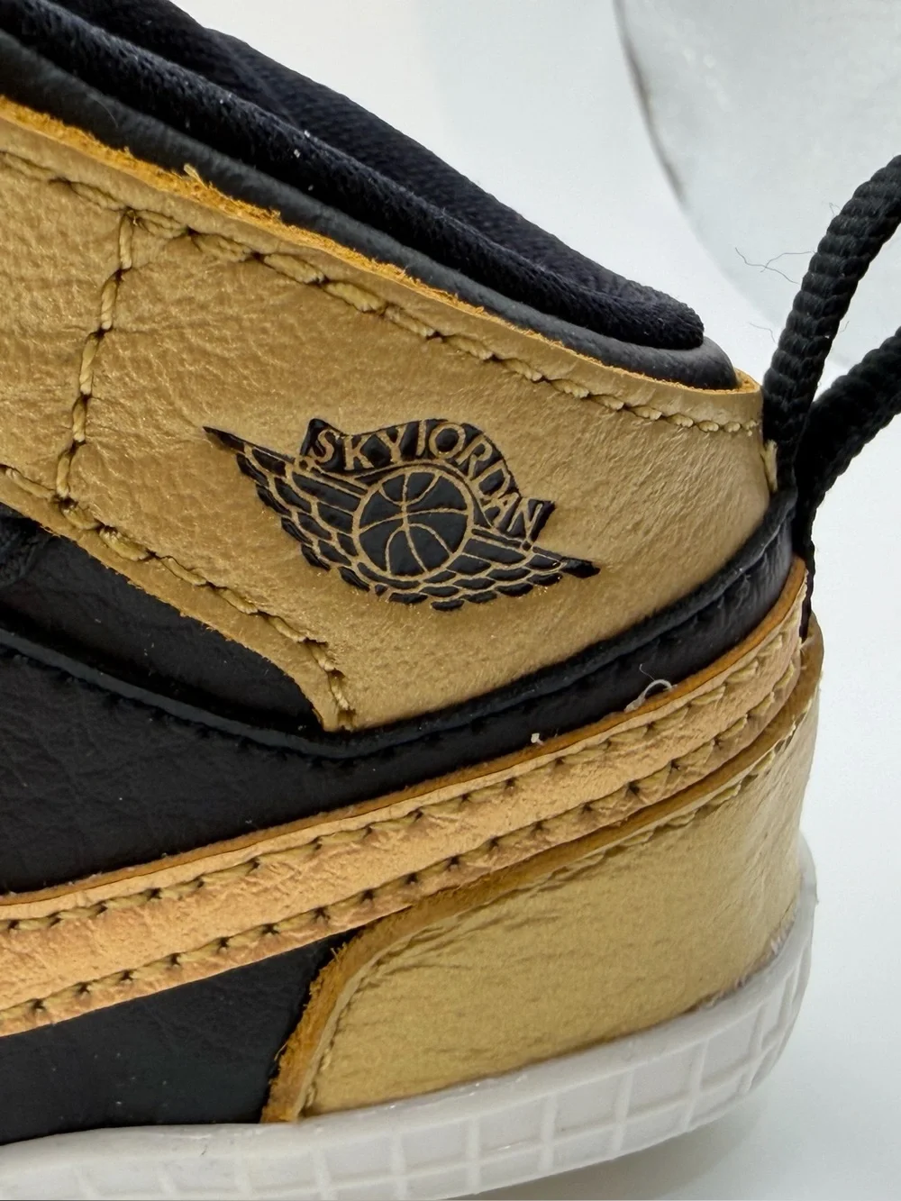🚼 New Infant Jordan 1 Retro High OG Black Metallic Gold Size 3C
